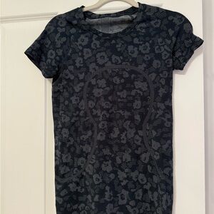 Lululemon navy swiftly tech